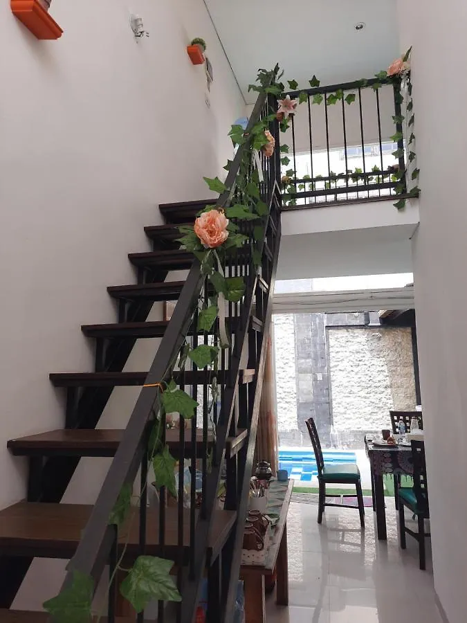 דירות ג'ימבאראן Donata House בית אירוח